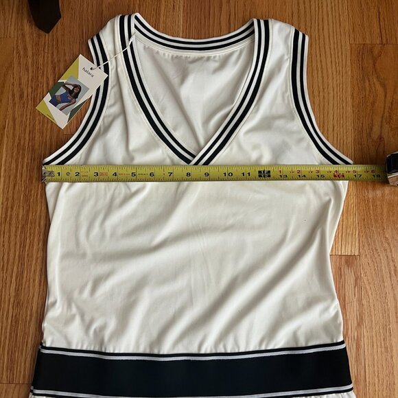 New Sleeveless VNeck Black White Sporty Tennis Dress by Halara Size M - Picture 9 of 11